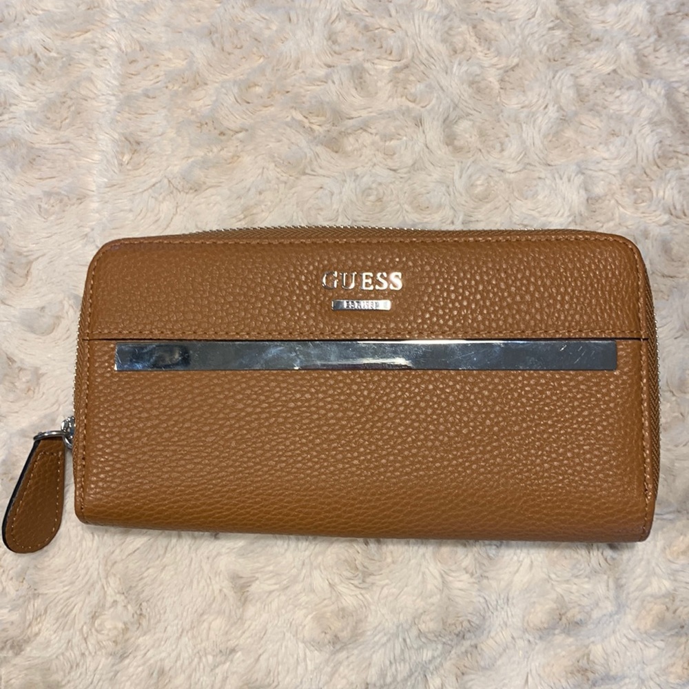 Guess Zipper Wallet
